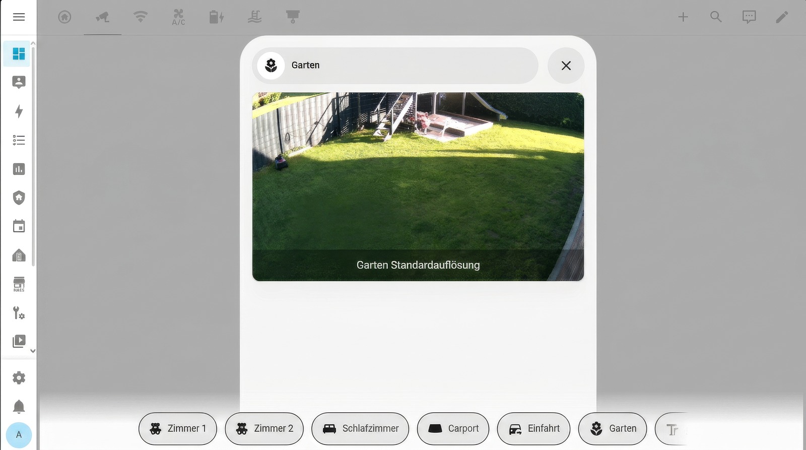 Zentrales Smart-Home-Dashboard mit Live-Kamera